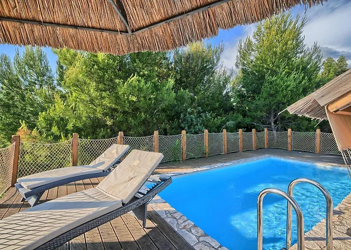 Golden Haven Luxe Glamp Resort